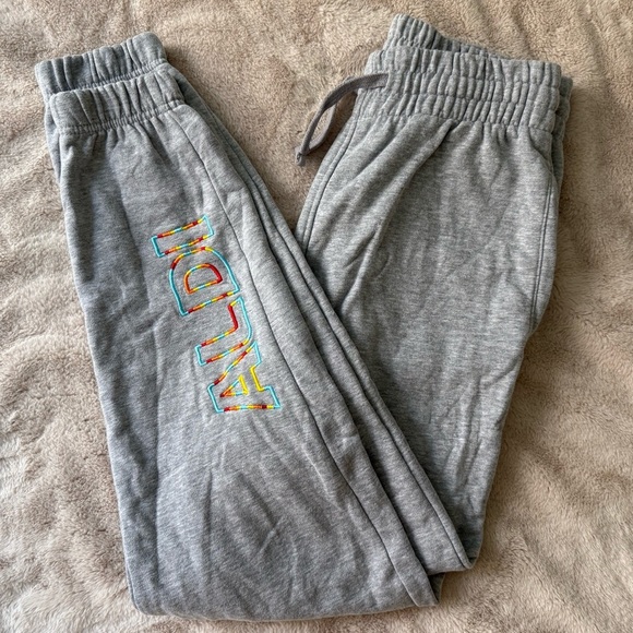 ALDI Gear 2024 Jogger Sweatpants Grey Embroidered Size M - Picture 1 of 10